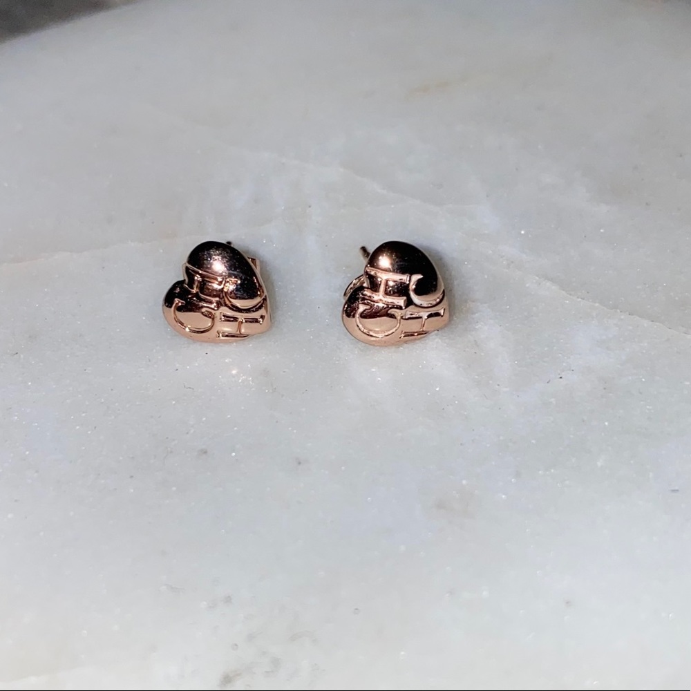 Carolina Herrera heart studs